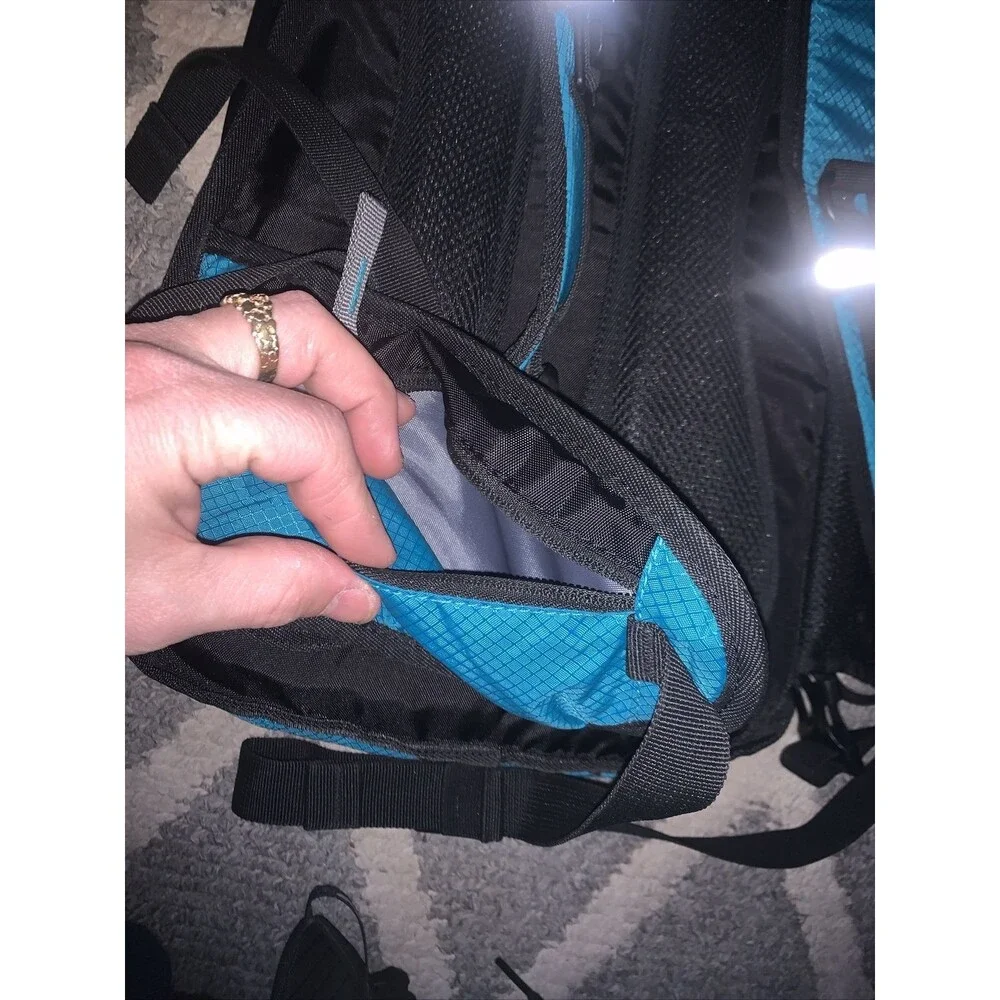Mothybot Hydration Backpack 2L Insulated Water Bladder Aqua Blue Hiking Festival